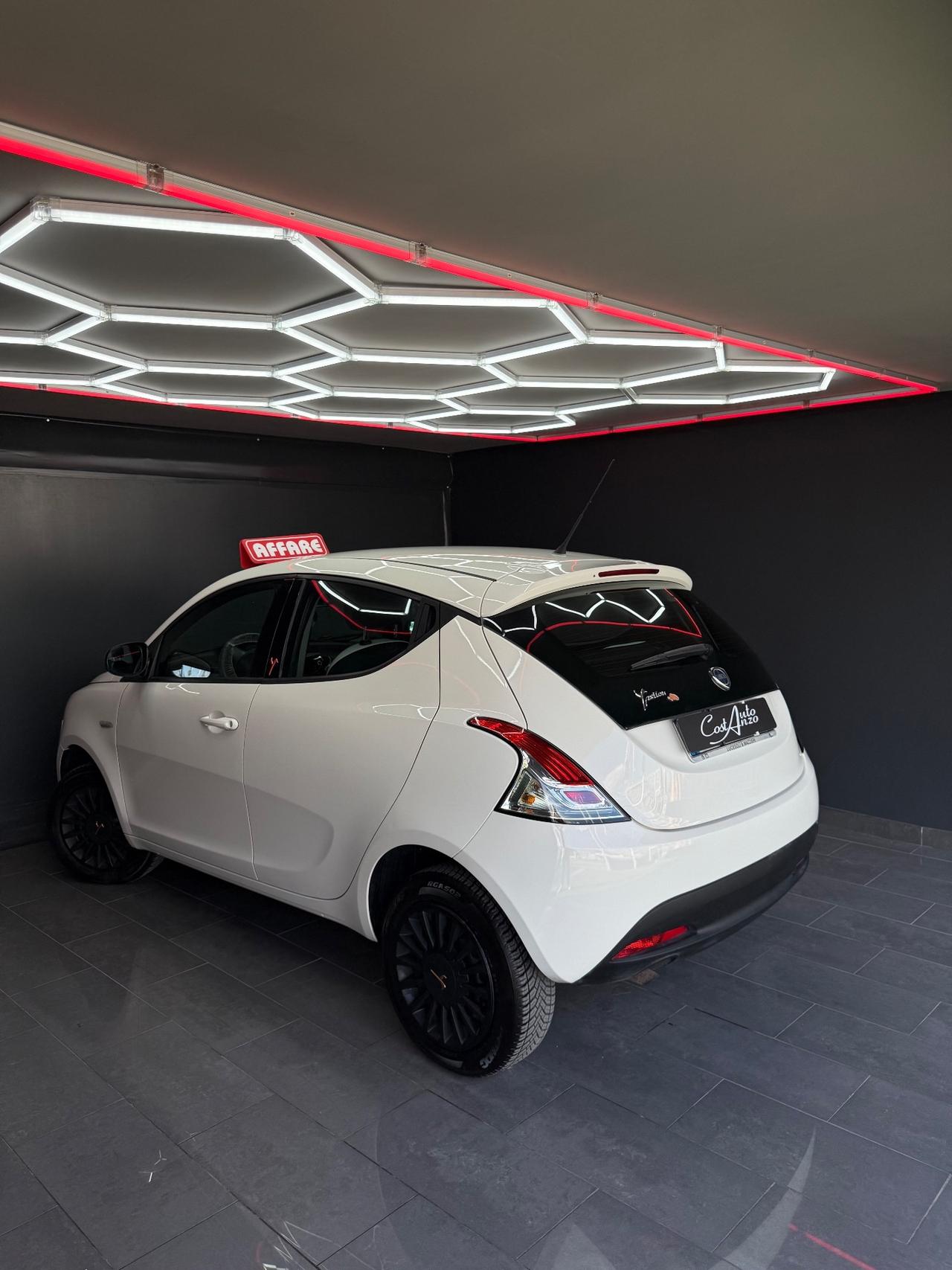 Lancia Ypsilon 0.9 TwinAir 85 cv Ecochic Gold 12/2014