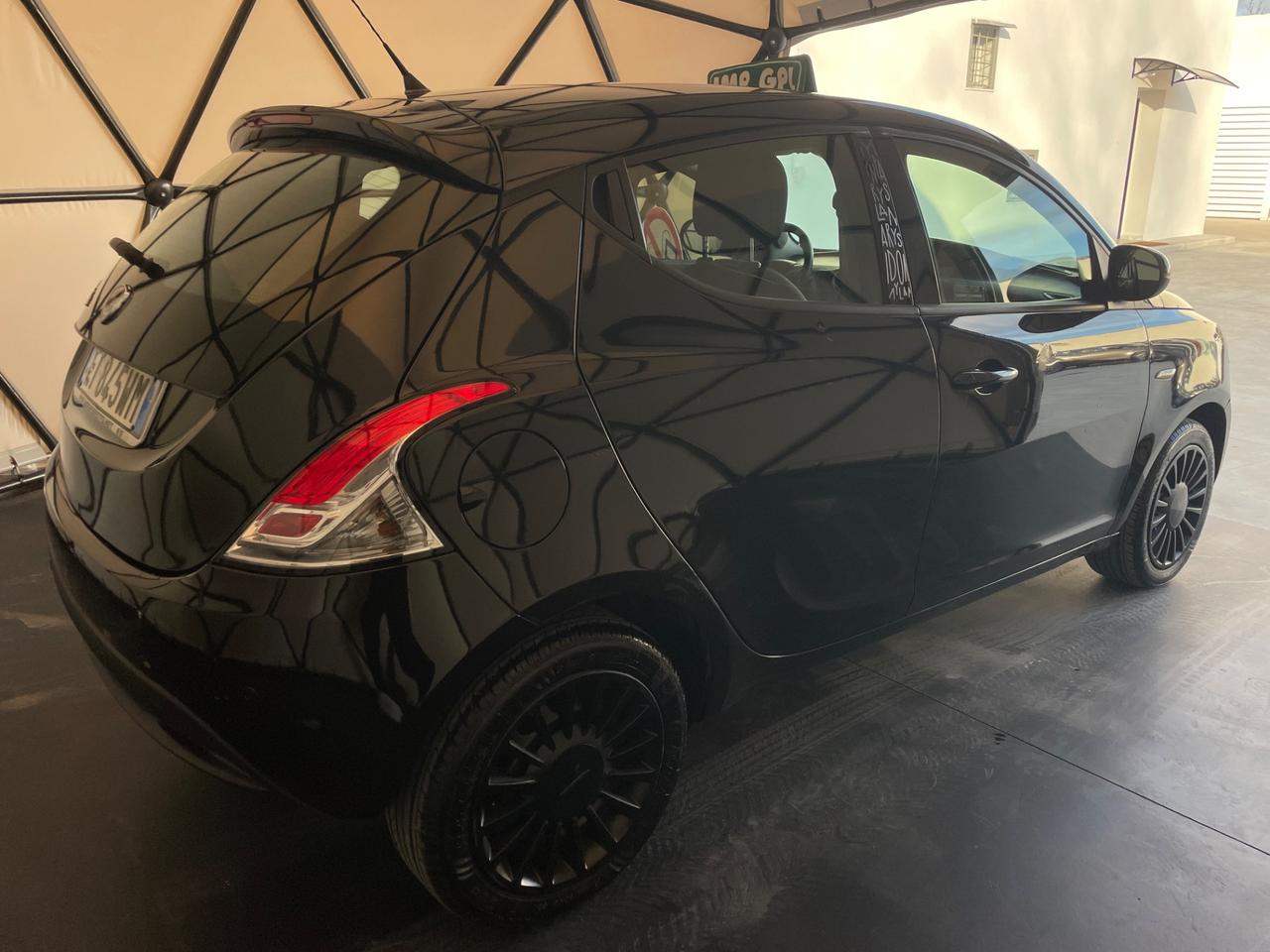 Lancia Ypsilon 1.2 69 CV 5 porte GPL Ecochic Gold