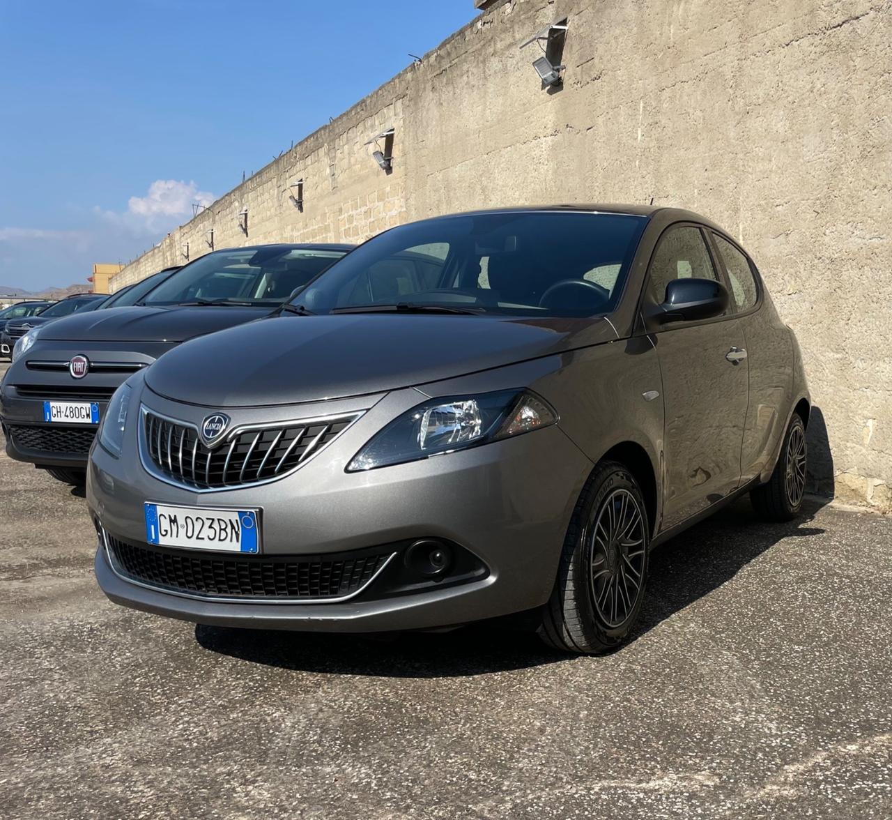 Lancia Ypsilon 1.0 FireFly 5 porte S&S Hybrid Silver Plus