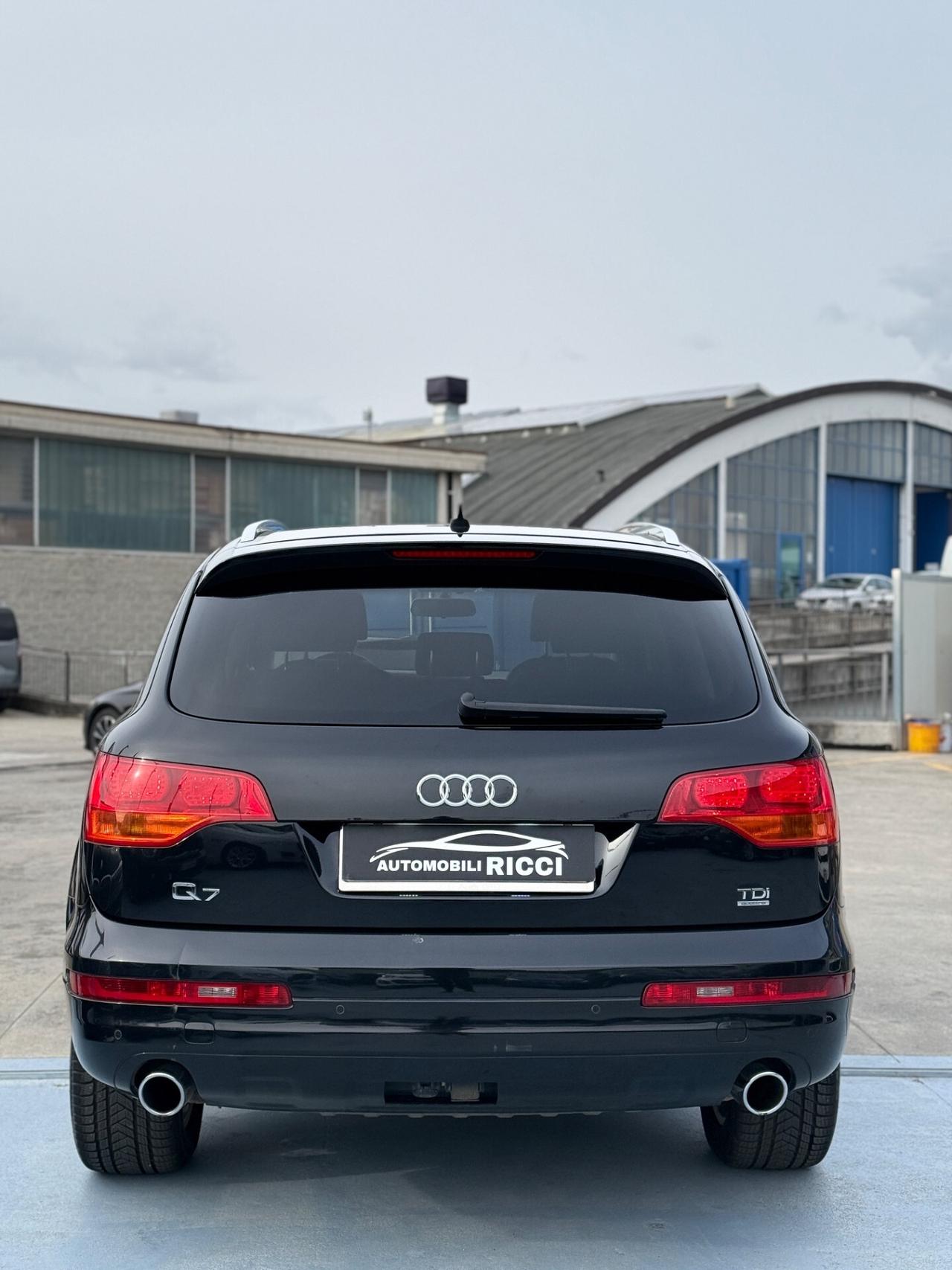 Audi Q7 3.0 V6 TDI 233CV quattro tiptronic