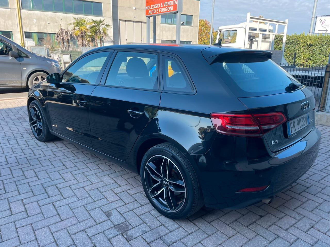 Audi A3 1.6 TDI 116 CV S tronic Sport ok neopatentati
