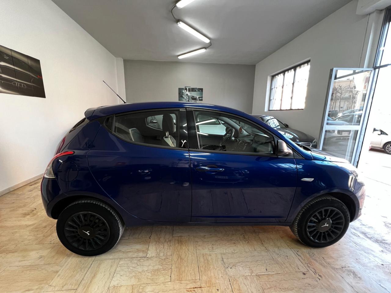 Lancia Ypsilon 0.9 TwinAir 85 CV 5 porte Metano Ecochic Gold