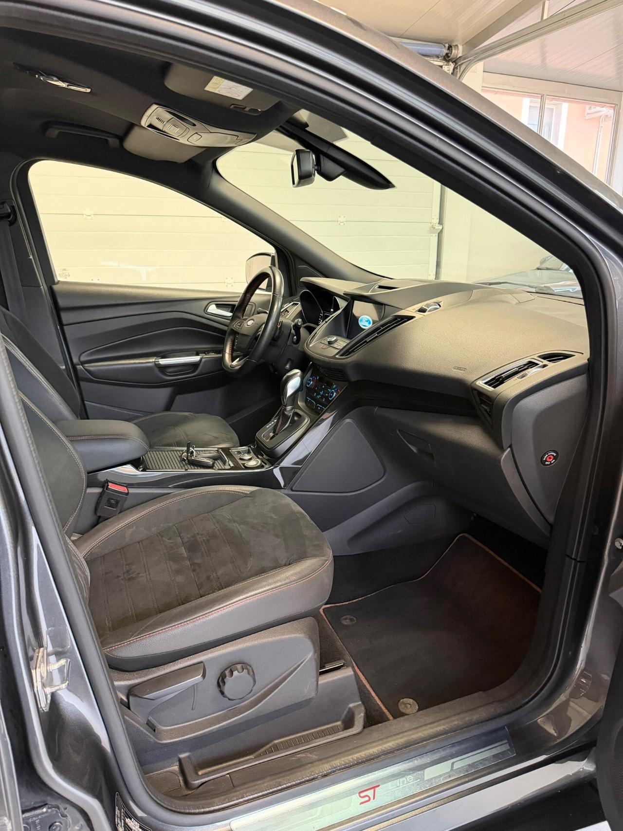 Ford Kuga 2.0 TDCI 120 CV S&S 2WD Powershift ST-Line