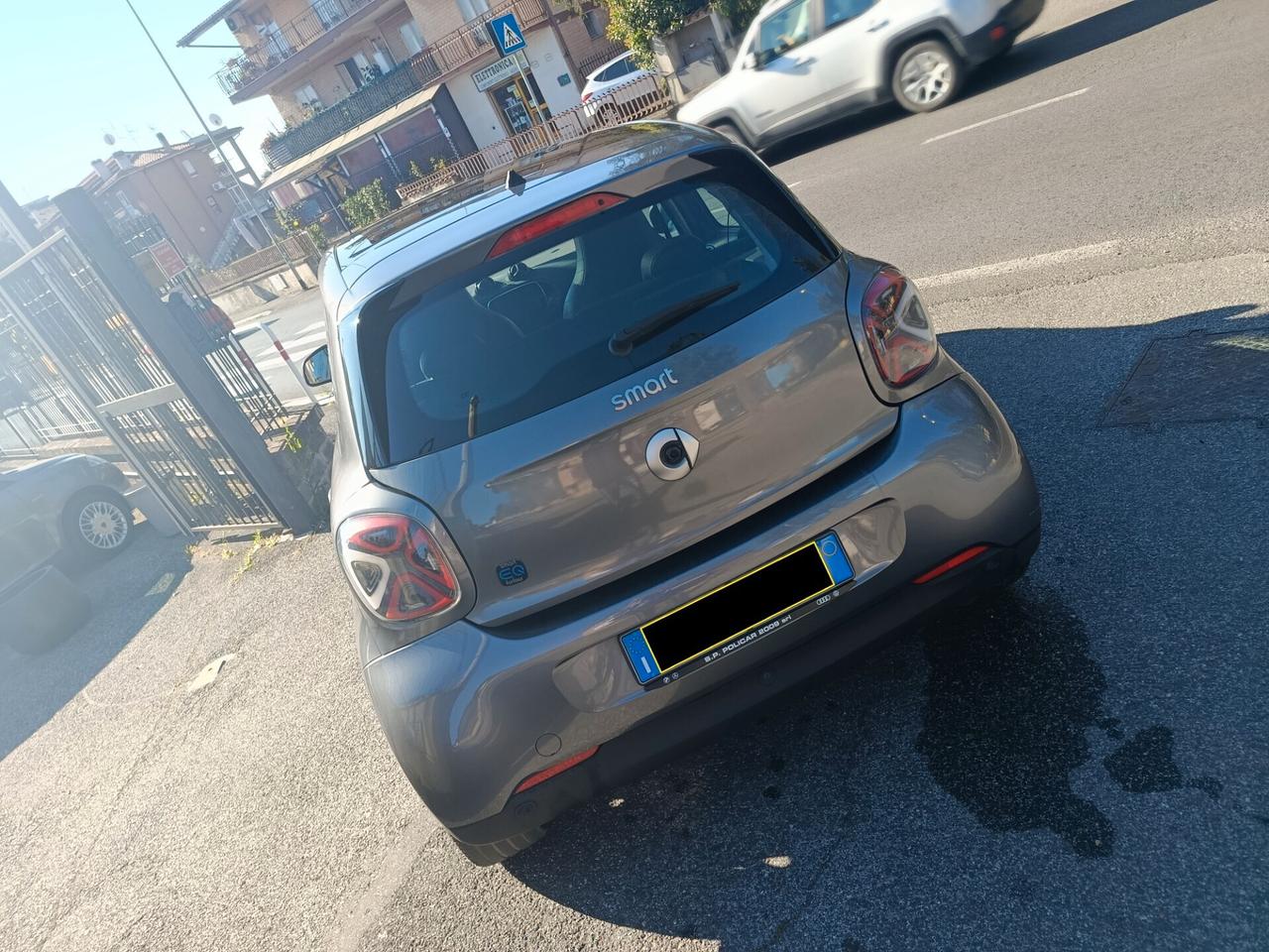 Smart ForFour EQ Pulse