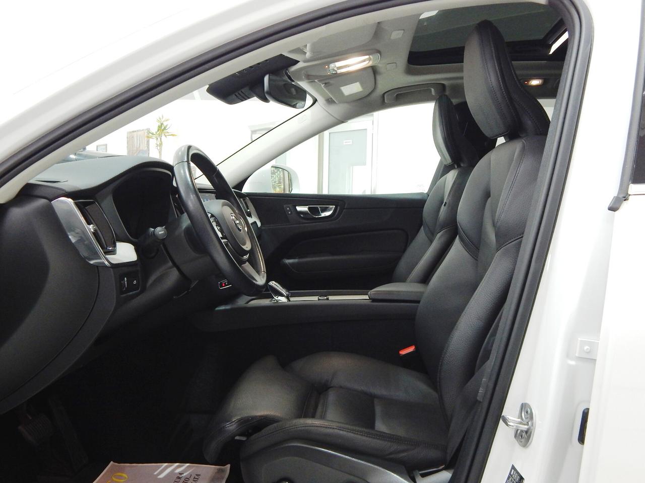 Volvo XC60 2.0 b4 Plus Bright Pro Aut. TETTO-NAVI-PELLE-PARK