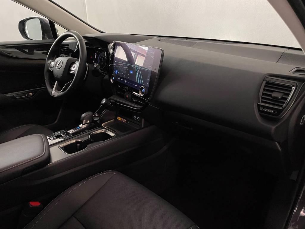Lexus NX 2.5 Hybrid Premium 4WD e-CVT