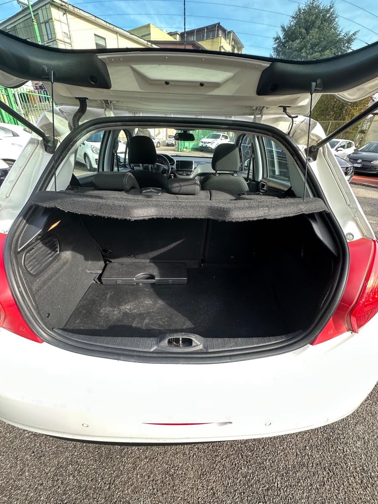 Peugeot 208 1.4 HDi 68 CV 5 porte Active