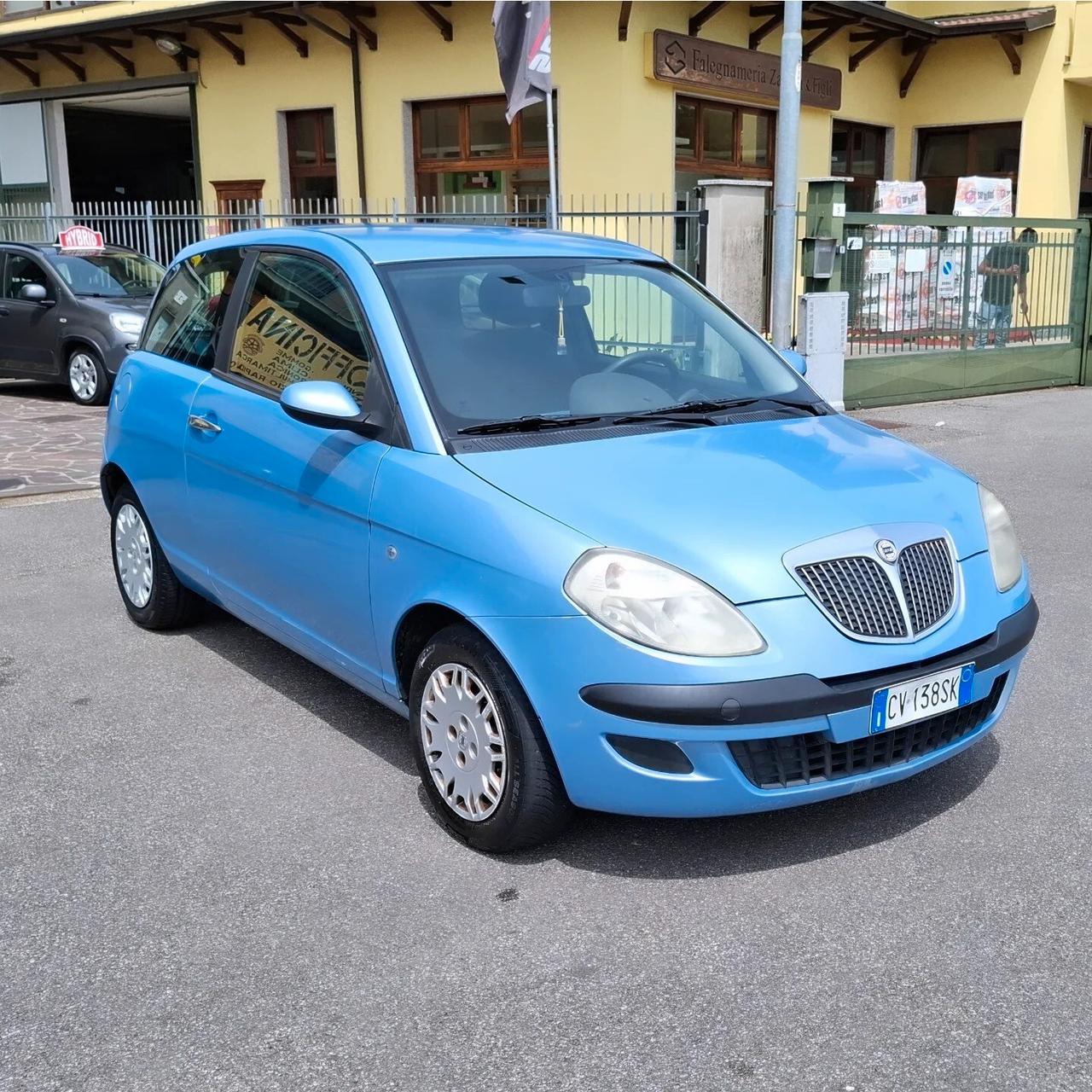 Lancia Ypsilon 1.2 16V Argento