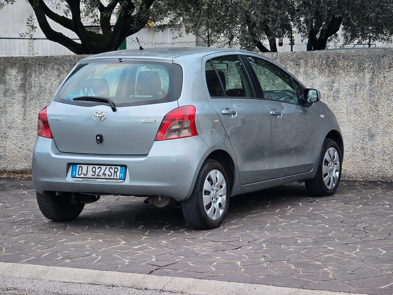 Toyota Yaris 1.0 BENZINA UNICO PROPRIETARIO OK PER NEOPATENTATI