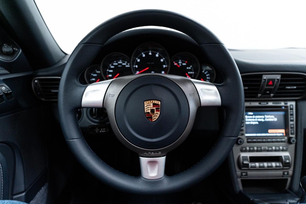 Porsche 911 Carrera cat Coupé