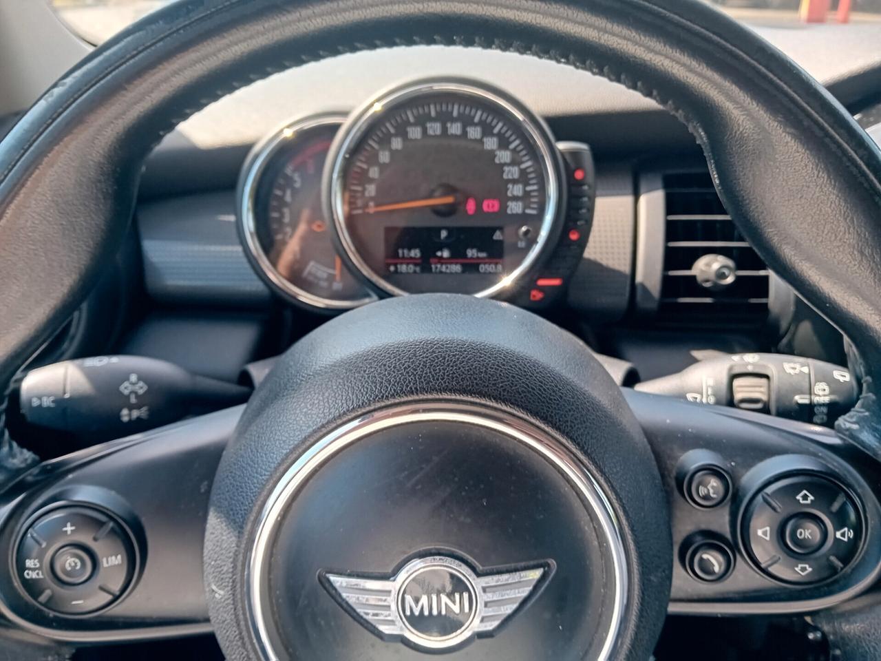 Mini Cooper 1.5 D 5 porte automatico