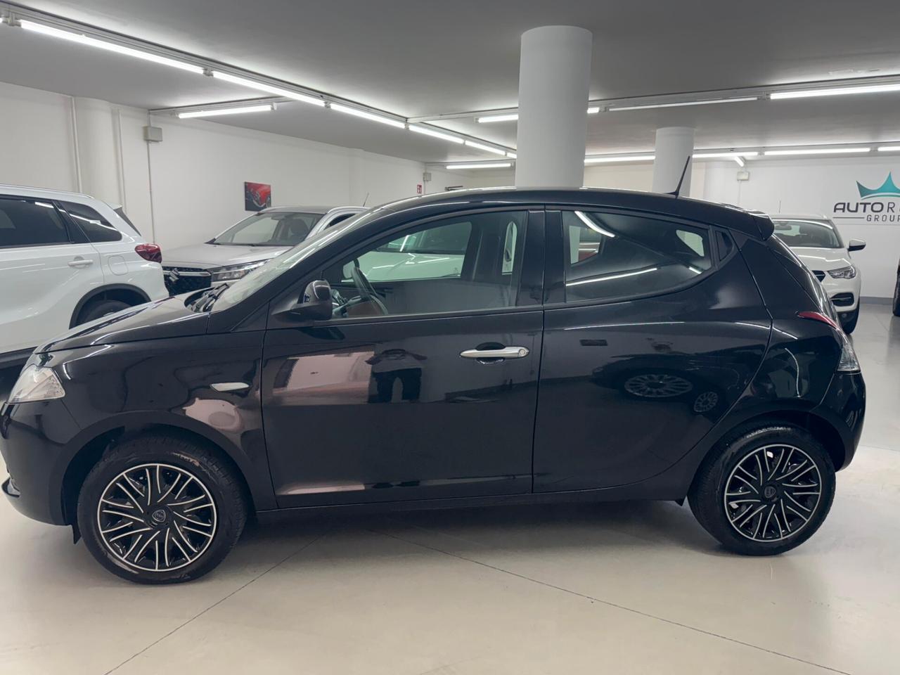 Lancia Ypsilon 1.0 FireFly 5 porte S&S Hybrid Oro
