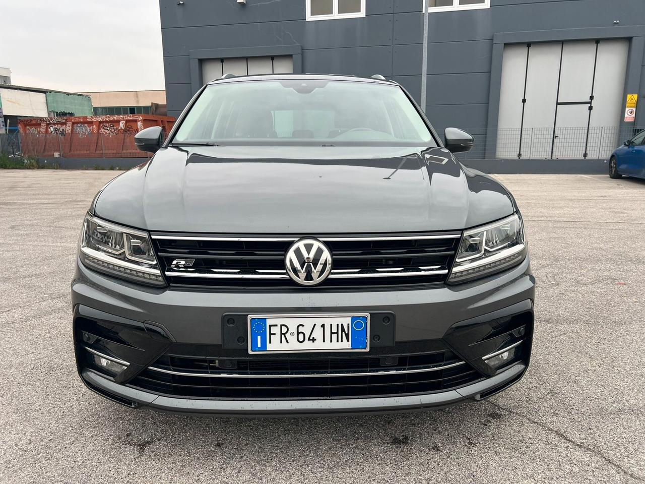 Volkswagen Tiguan 1.6 TDI SCR Sport BlueMotion R-LINE