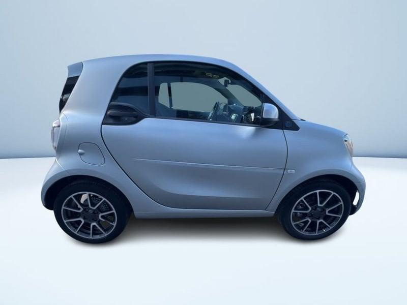 smart fortwo EQ MATTRUNNER 22KW
