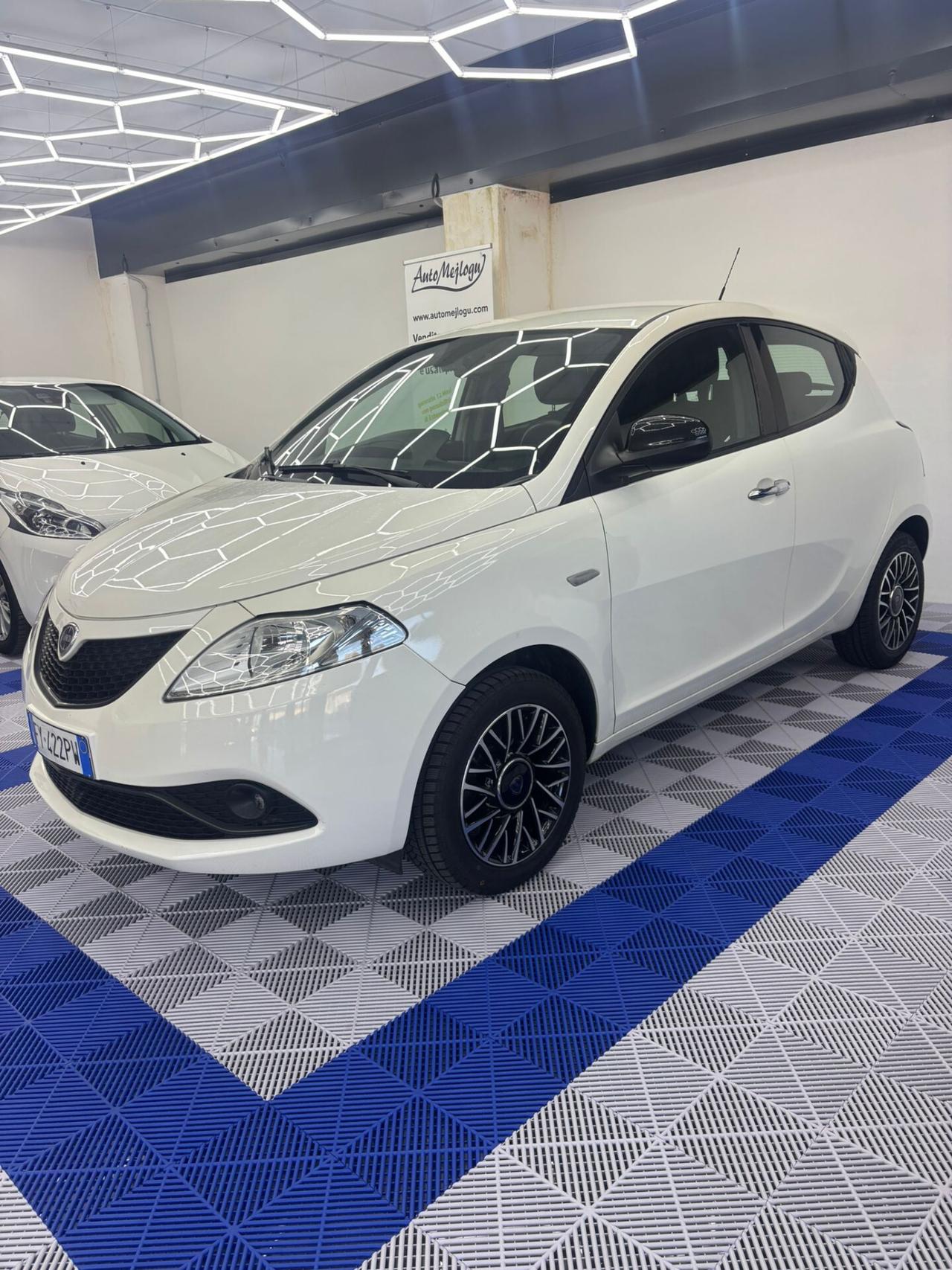 Lancia Ypsilon 1.2 69 CV 5 porte S&S Gold