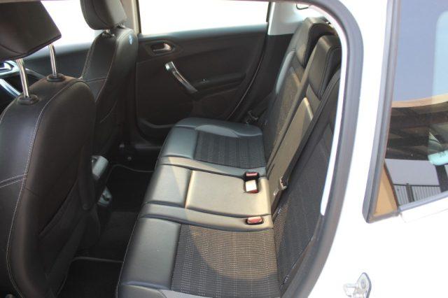 PEUGEOT 2008 1° serie 1.6 e-HDi 115 CV Stop&Start Allure
