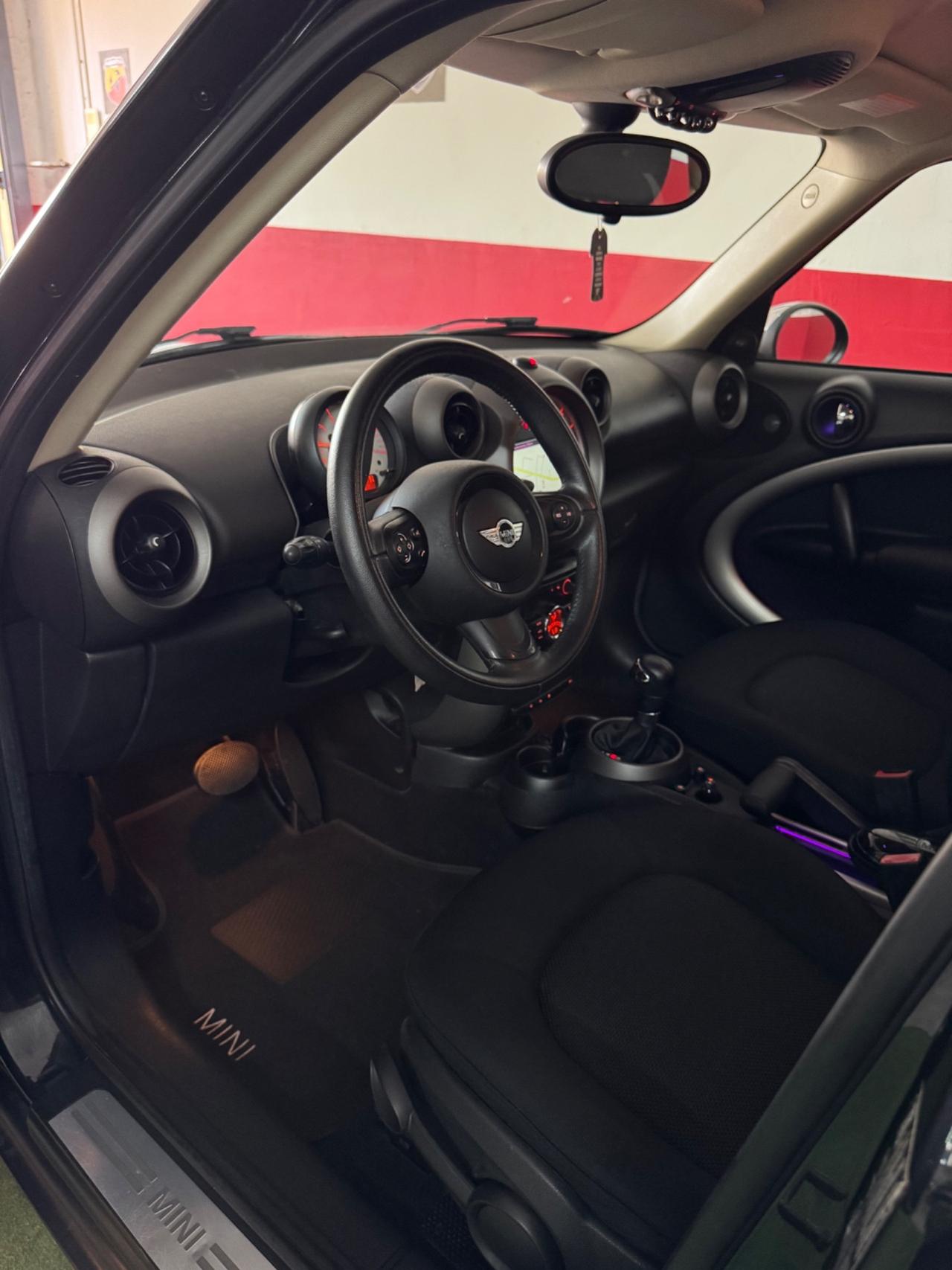 Mini Cooper D Countryman ALL 4 cambio automatico 130000 Chilometri
