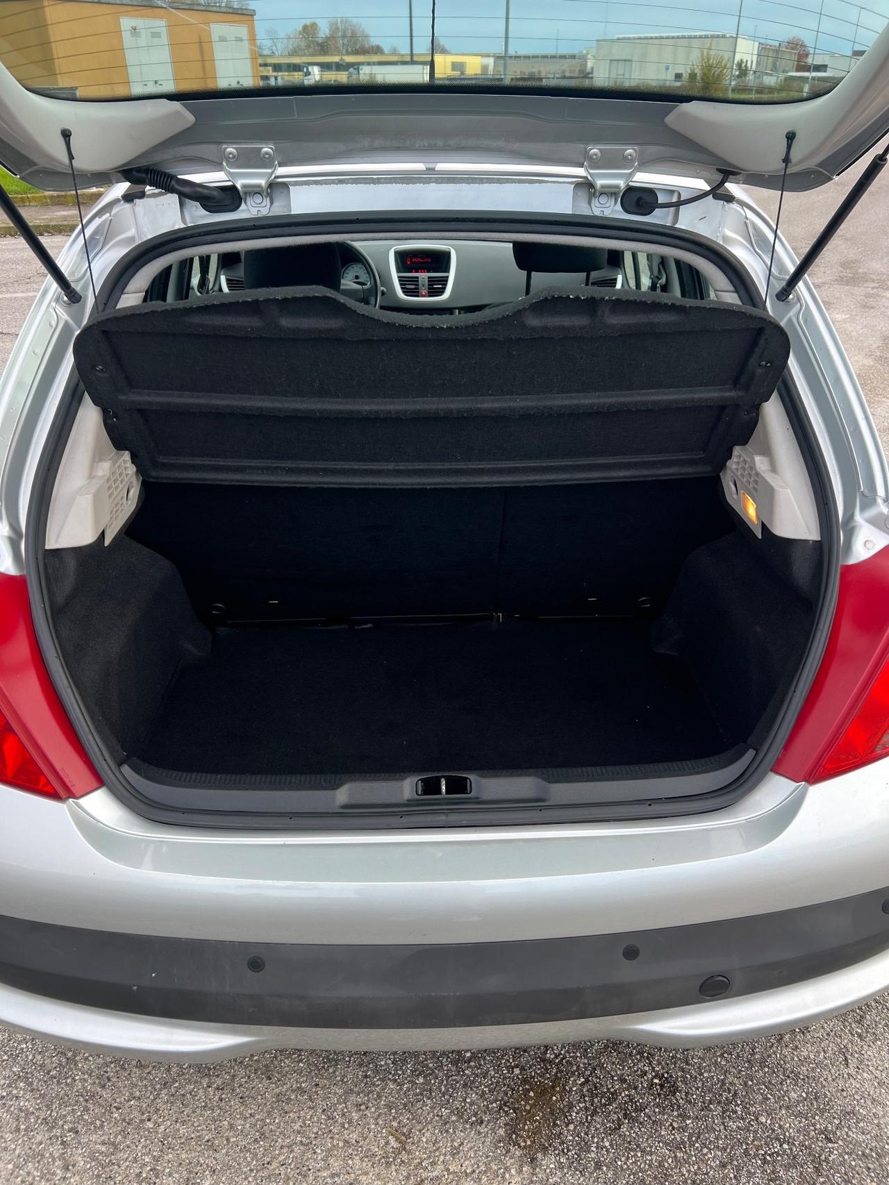 Peugeot 207 1.4 8V 75CV 5p. Energie