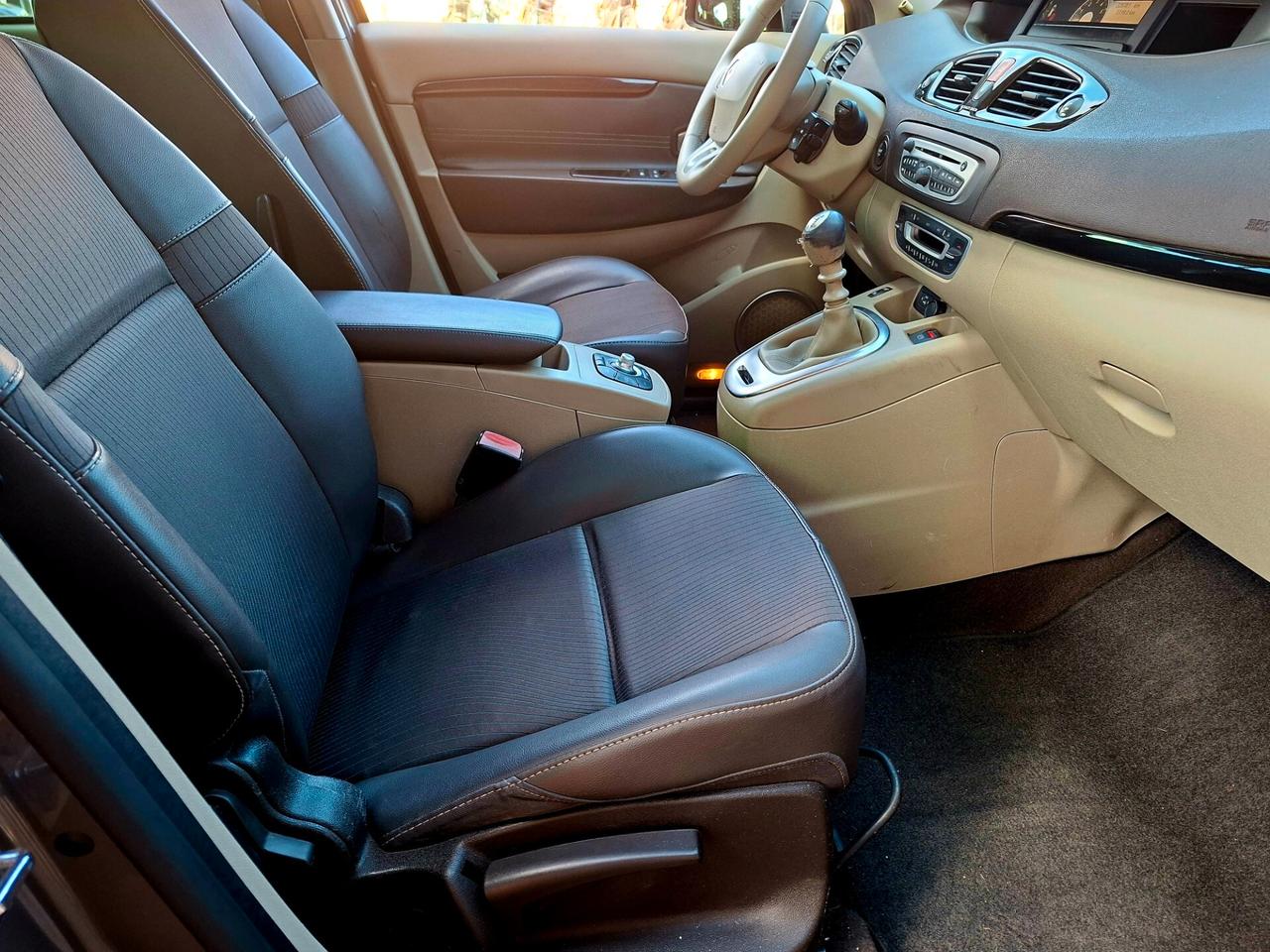 Renault Scenic 1.5 dCi 110CV*NAVI*TETTO*TAGLIANDI*