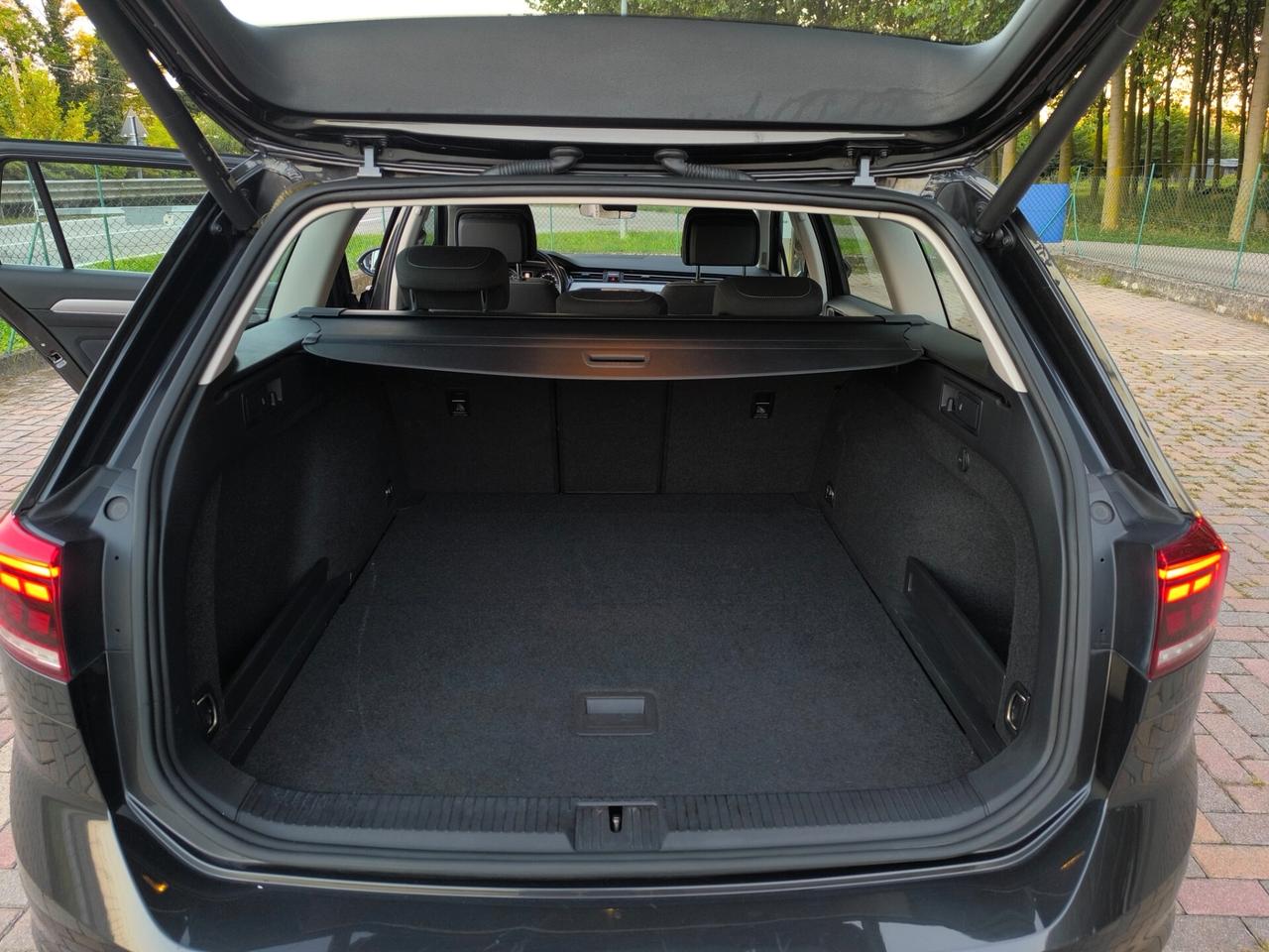 Volkswagen Passat Variant 2.0 TDI SCR 122 CV EVO DSG Business