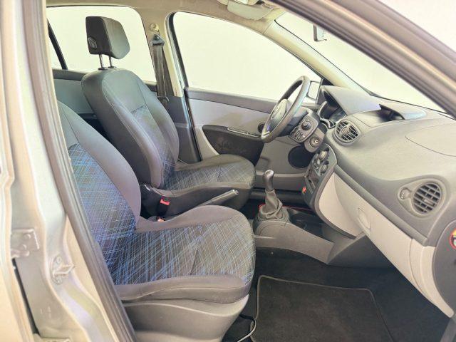 RENAULT Clio 1.2 16V 5 porte Luxe