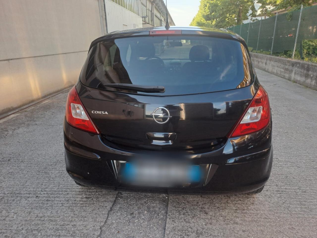 Opel Corsa 1.2 5 porte Cosmo