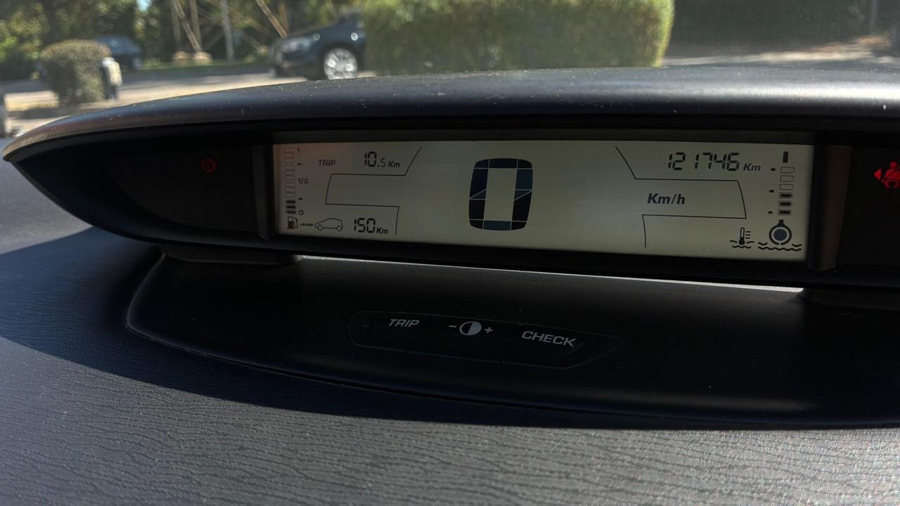 Citroen C4 1.4 cc benzina 120.000 km