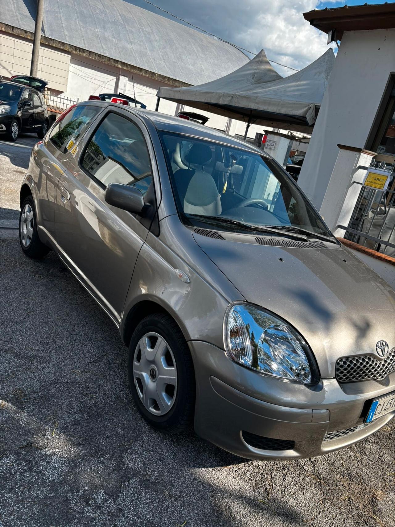 Toyota Yaris 1.0i 16V cat 3 porte Sol