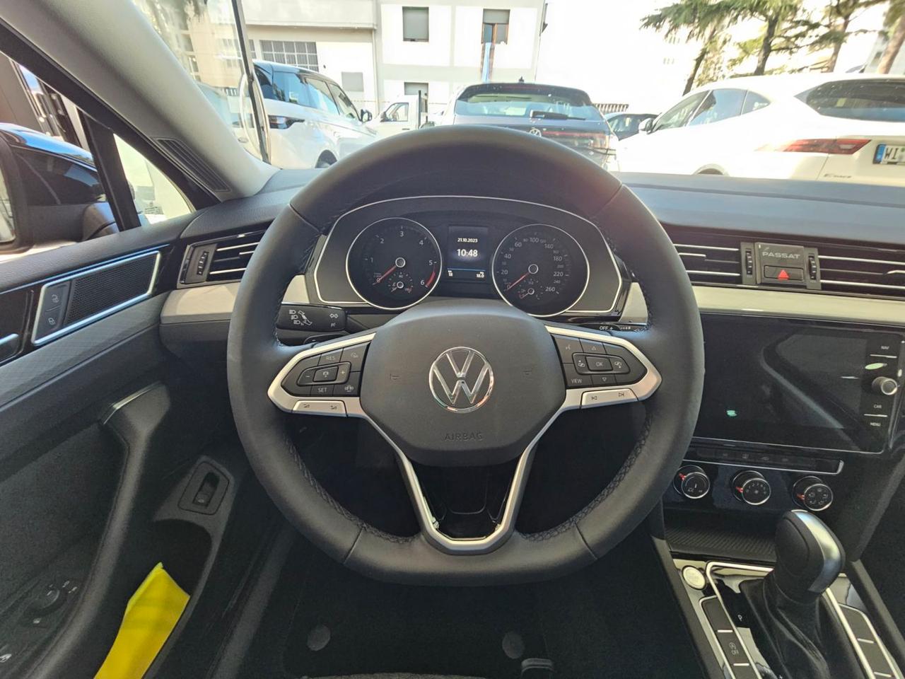 Volkswagen Passat Variant C.17", Tetto apribile, Area View, Cristalli laterali posteriori e lunotto oscurati, Barre tetto