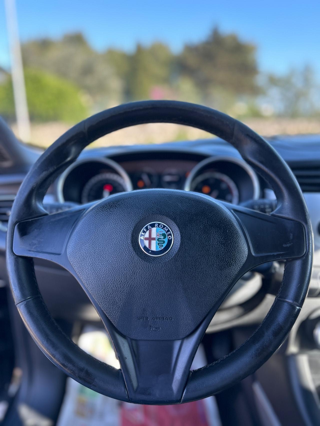 Alfa Romeo Giulietta 1.6 JTDm 105 CV Distinctive-2012