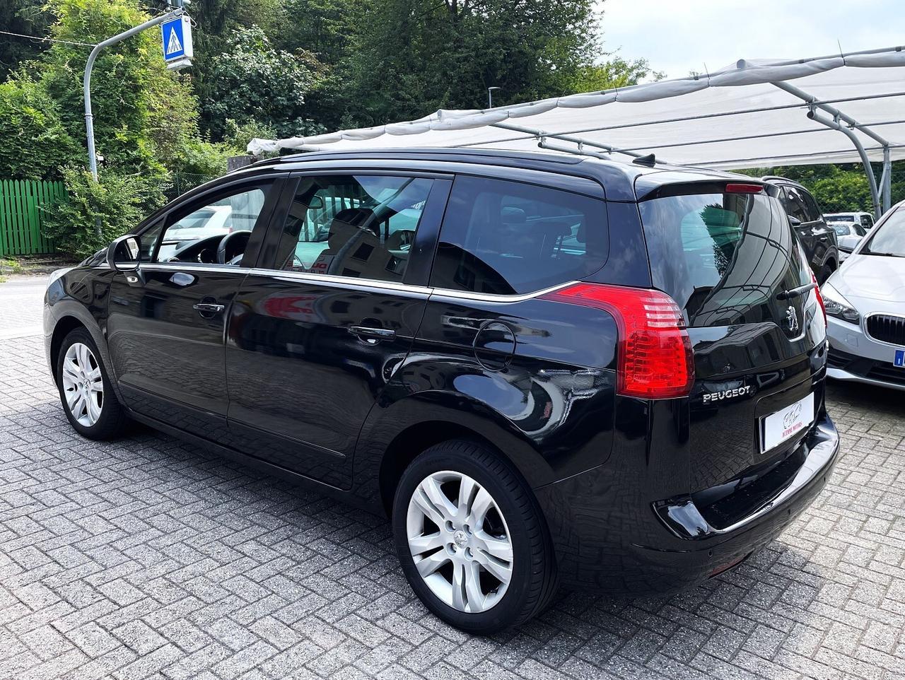 Peugeot 5008 1.6 Hdi - 7 Posti - Tetto Panoramico