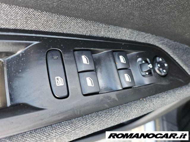 PEUGEOT 5008 BlueHDi 130 EAT8 Business NAVY 5P