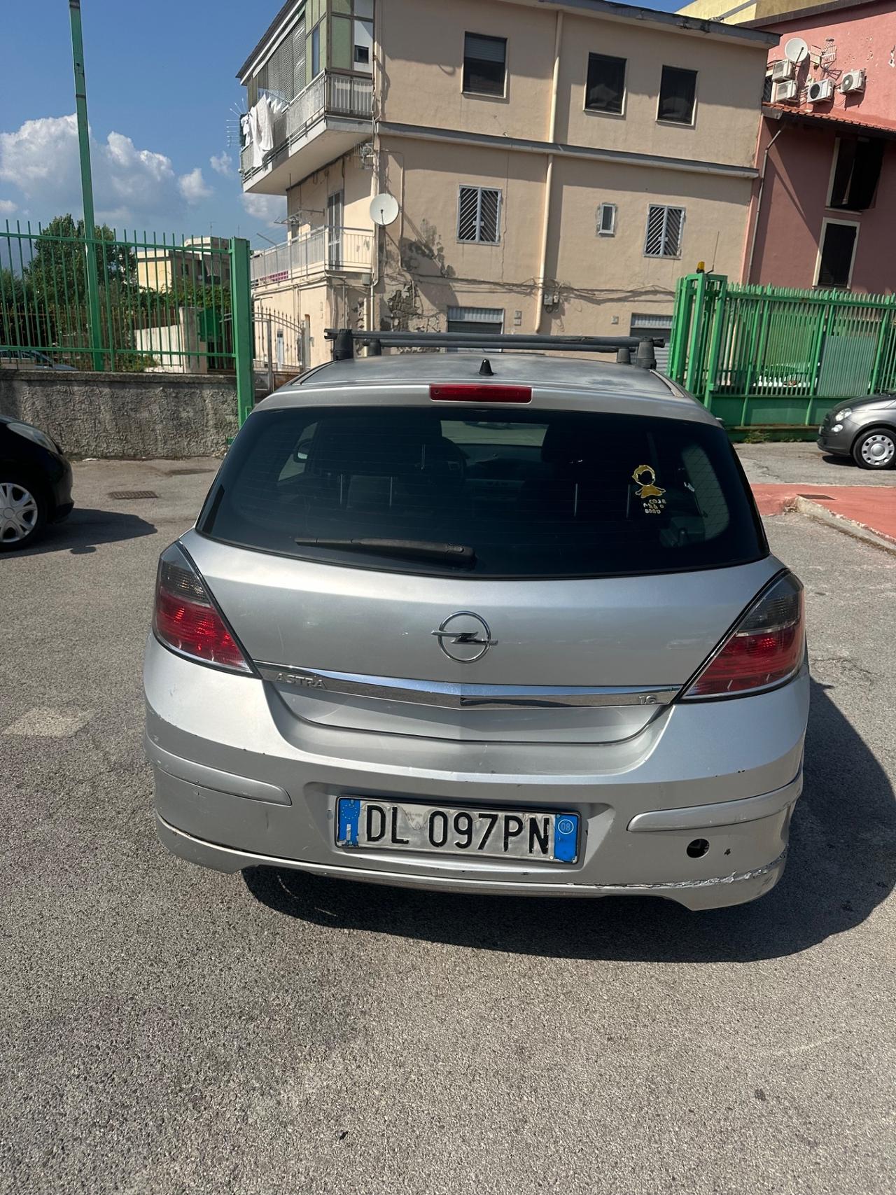 Opel Astra 1.6 T 16V 5 porte Cosmo