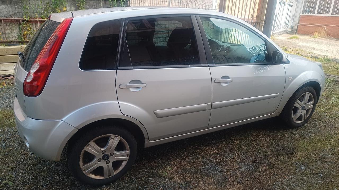 Ford Fiesta TDCi 5P Unico Prop.Commercianti