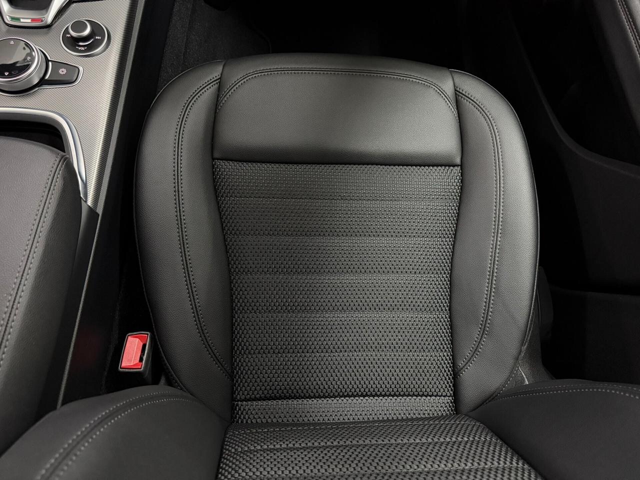 Alfa Romeo Stelvio 2.0 T 200 CV SPRINT CERCHI 19" AT8 Q4 TAGLIANDATA