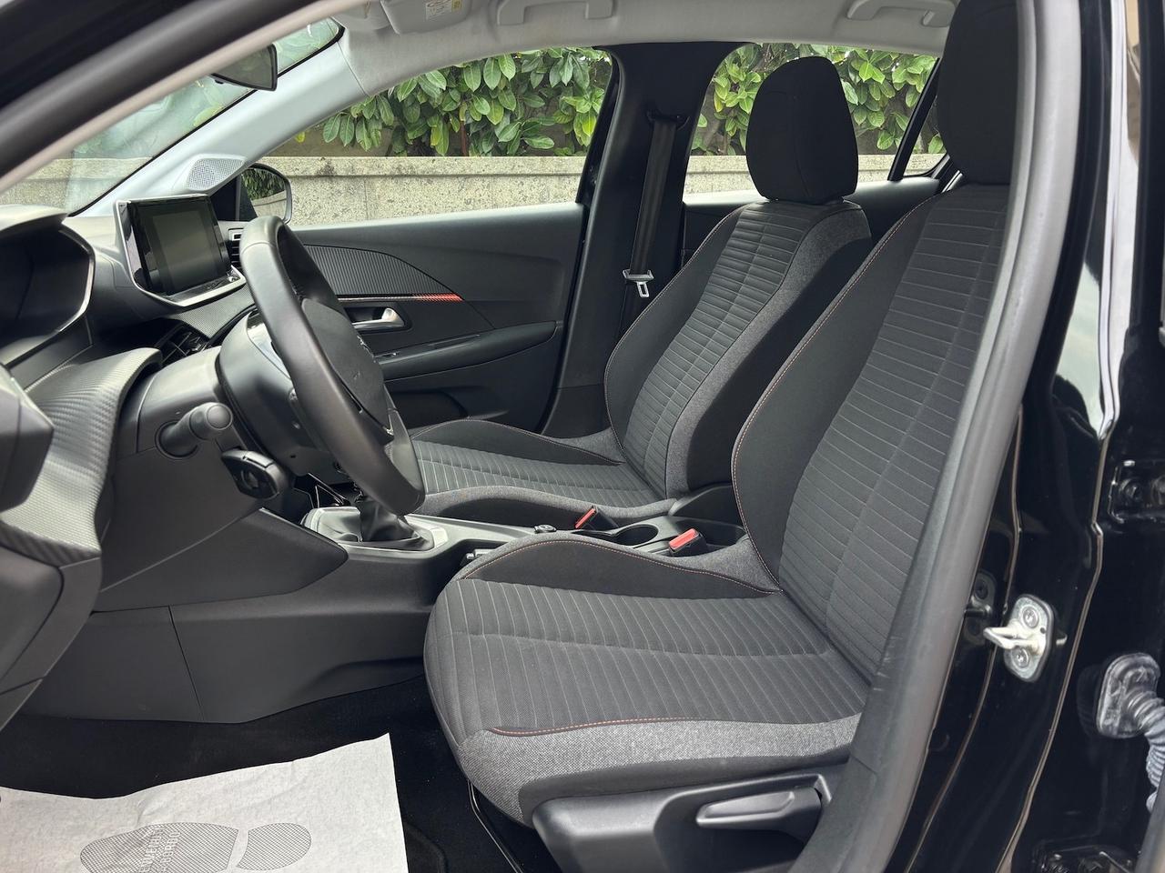 Peugeot 208 BlueHDi 100 Active Pack + LED