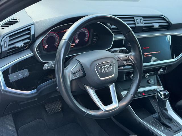 AUDI Q3 35 TFSI Business Advanced