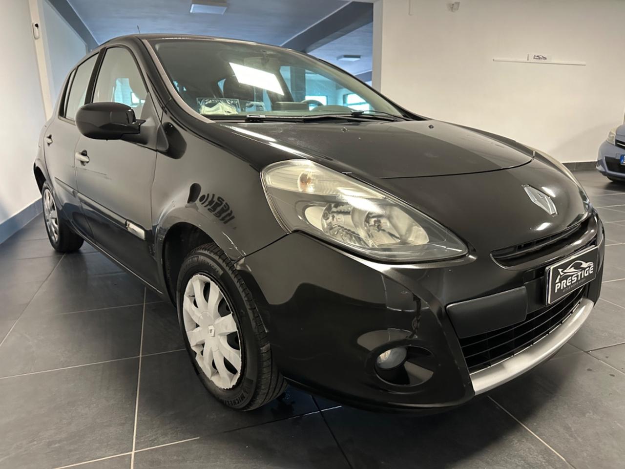 RENAULT CLIO 1.2 NEOPATENTATI 75CV P.CONSEGNA