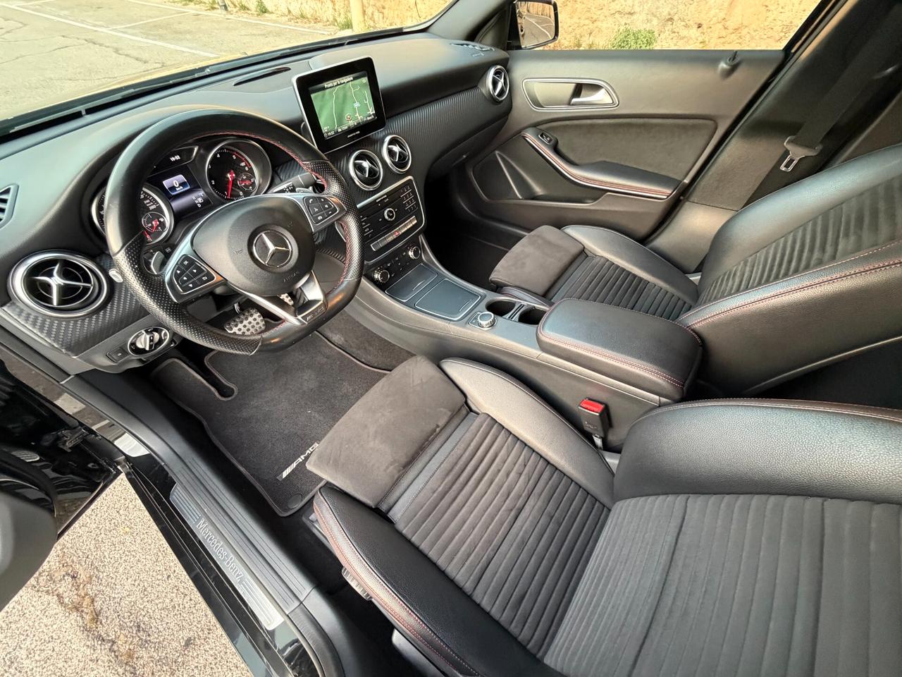 Mercedes A180 PREMIUM NIGHT EDITION/1500 110CV/LED/18"