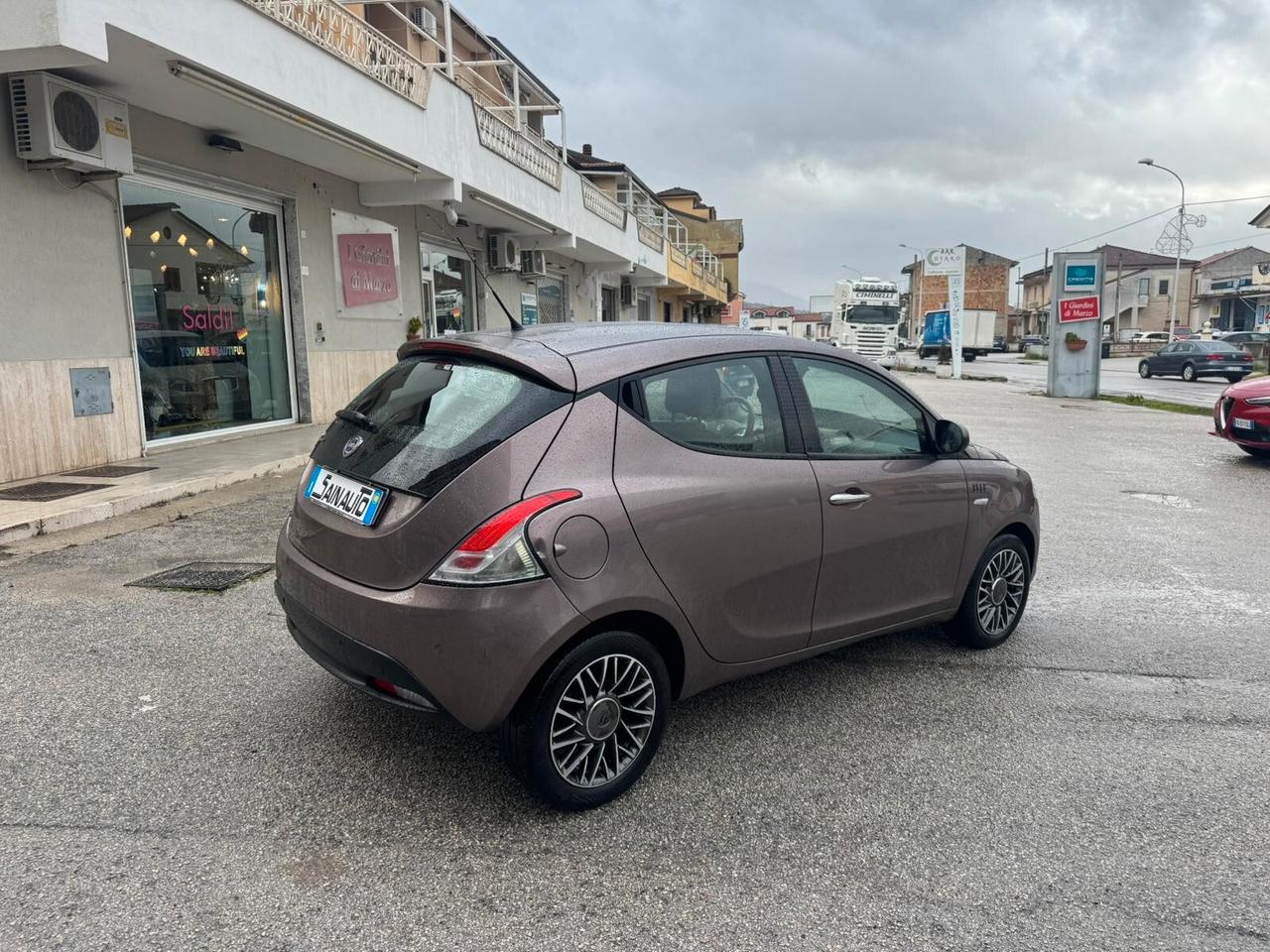 Lancia Ypsilon 1.3 MJT 95 CV 5 porte S&S Elle GARANZIA