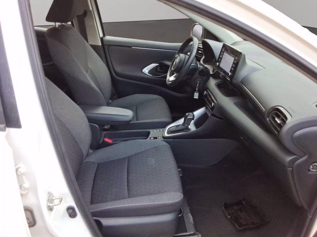 TOYOTA Yaris 1.5h active del 2023