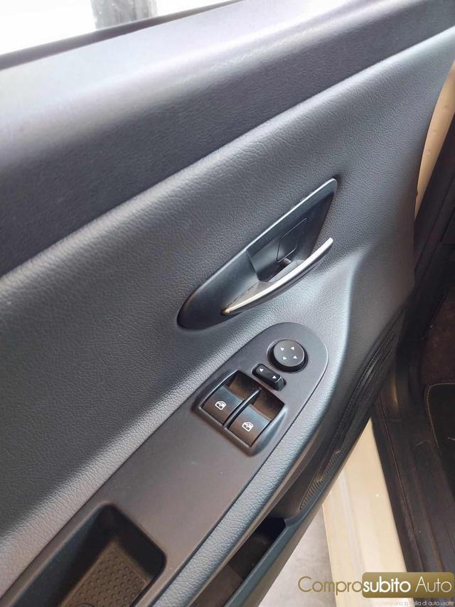 LANCIA Ypsilon 1.3 MJT 16V 95 CV 5 porte S&S Elefantino