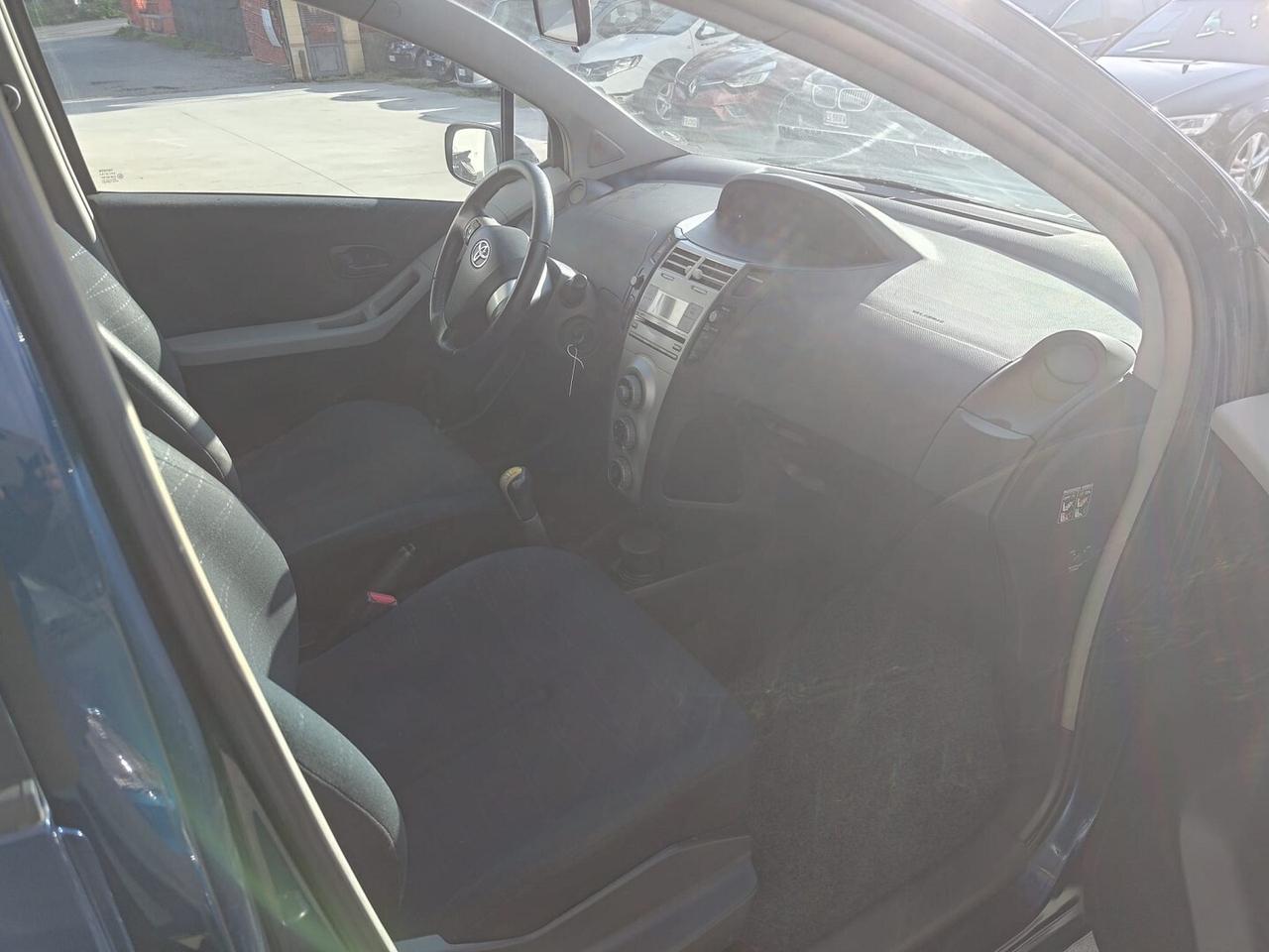 Toyota Yaris 1.0 Sol