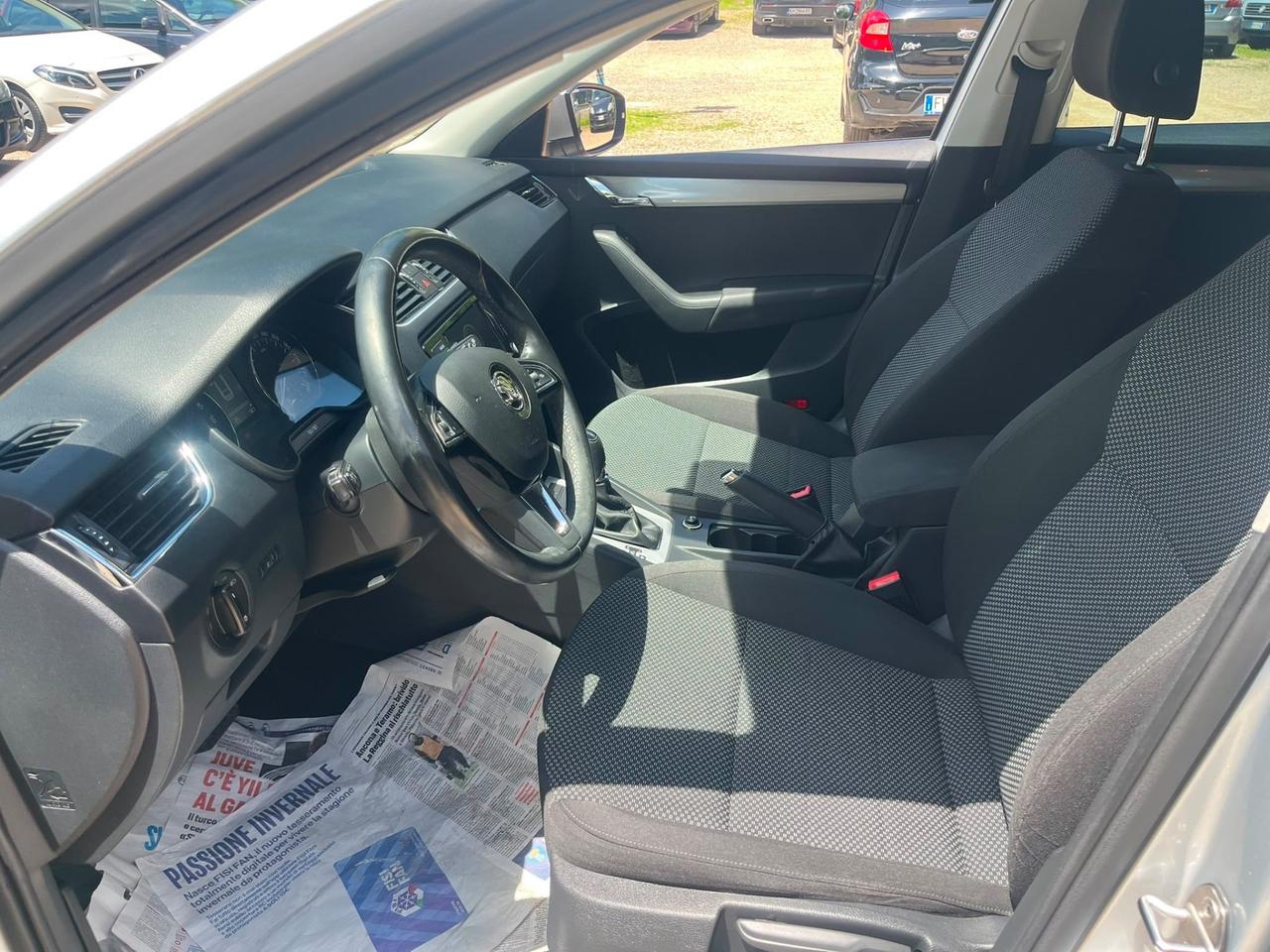 Skoda Octavia 1.6 TDI CR 115 CV DSG Wagon Style