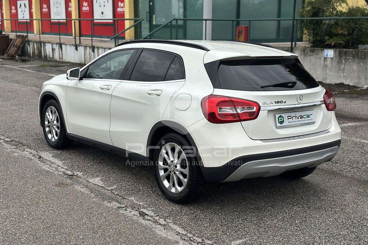 MERCEDES GLA 180 d Business