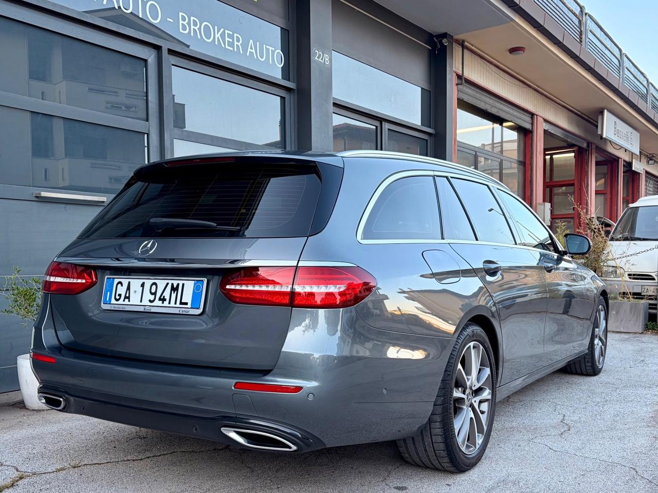 Mercedes-benz E 220 4 MATIC BOOK MERCEDES SEDILI CLIMATIZZATI