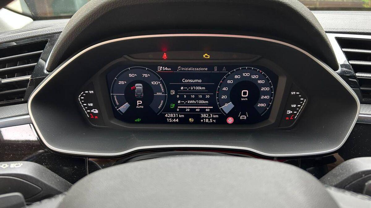 Audi Q3 45 1.4 tfsi s-line s-tronic
