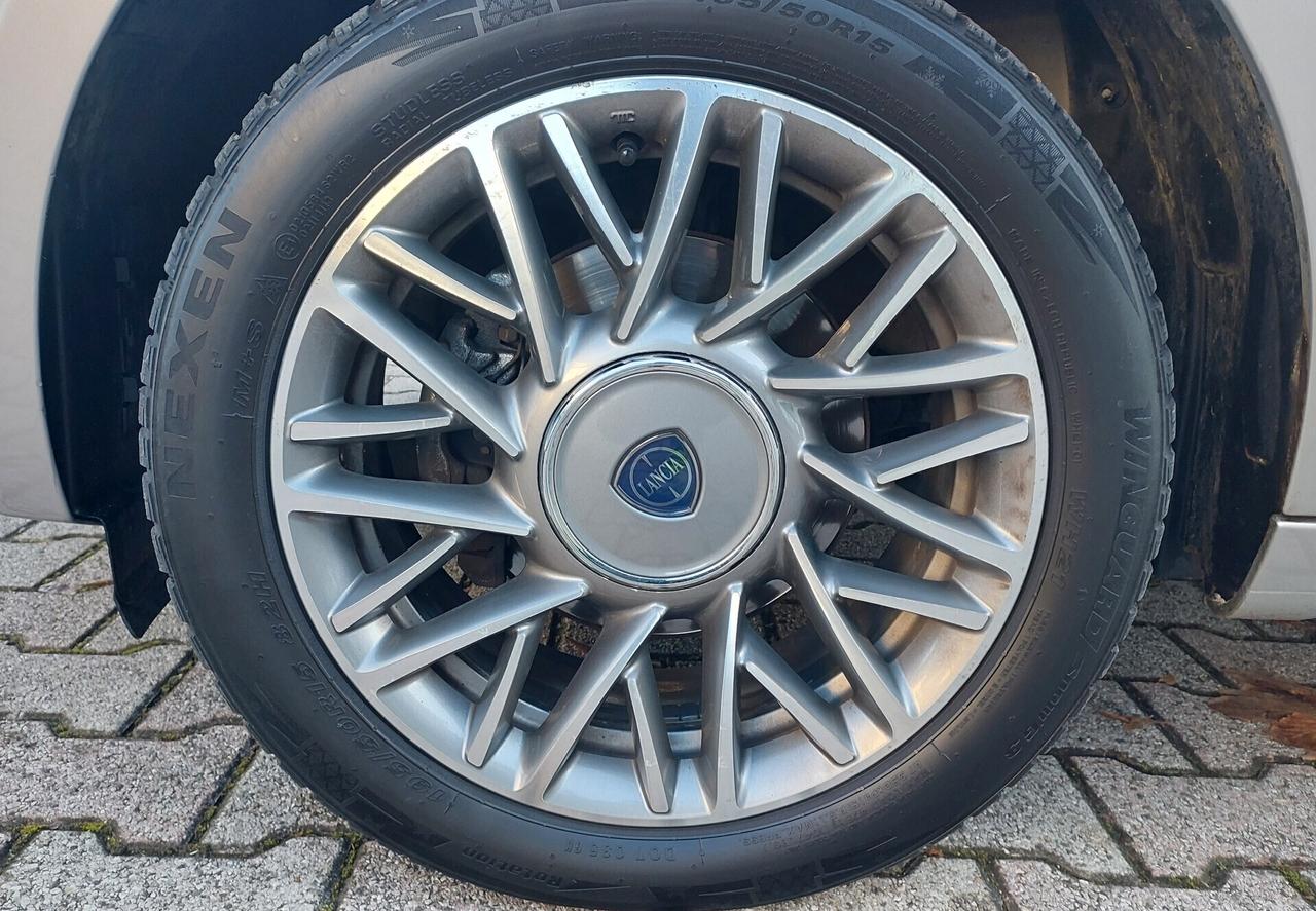 Lancia Ypsilon 1.2 69 CV 5 porte GPL Ecochic Gold