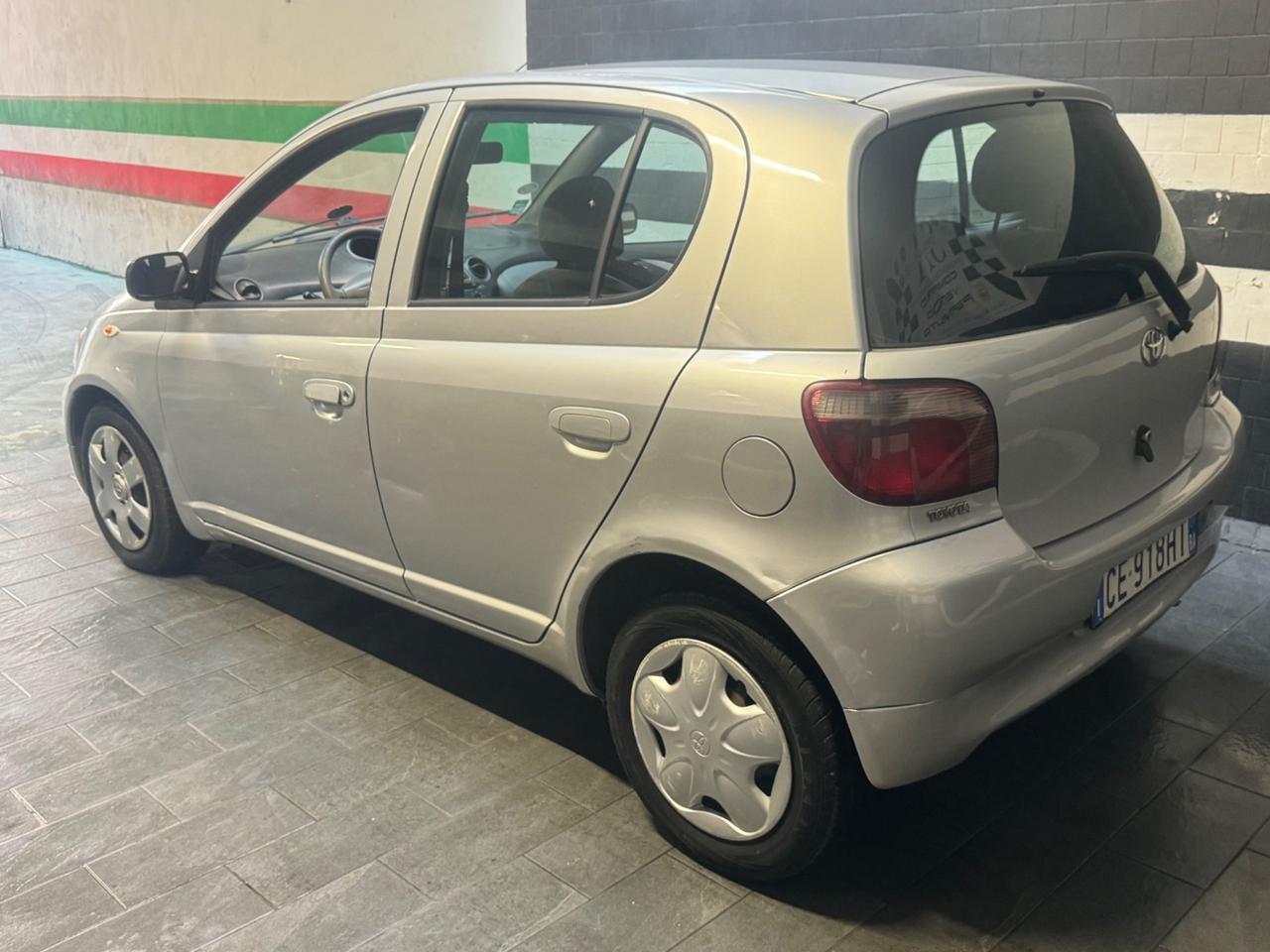Toyota Yaris 1.3i 16V cat 5 porte Sol