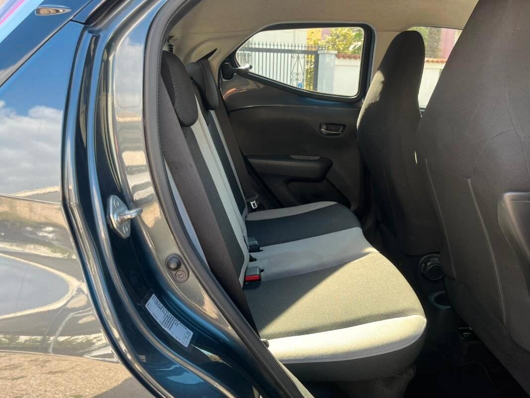 Toyota Aygo 1.0 x-play 5p my15